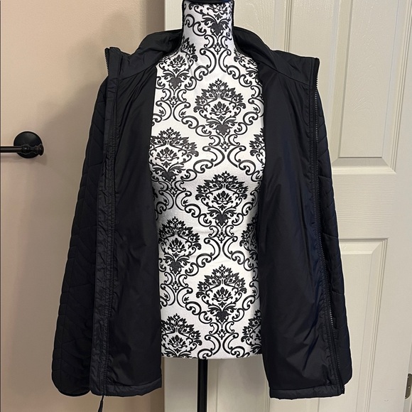 Women’s NorthFace jacket - Picture 5 of 8